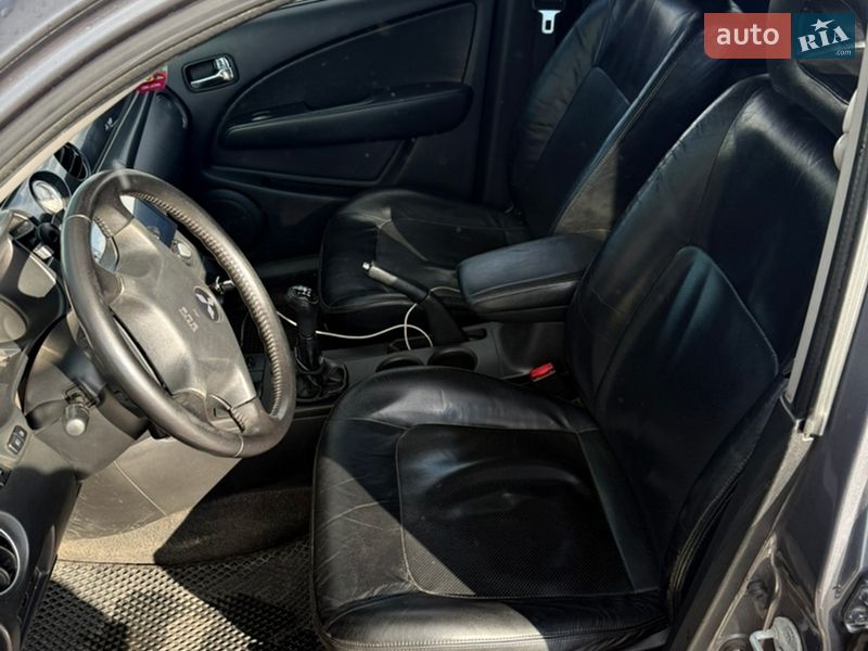 Позашляховик / Кросовер Mitsubishi Outlander 2006 в Миколаєві