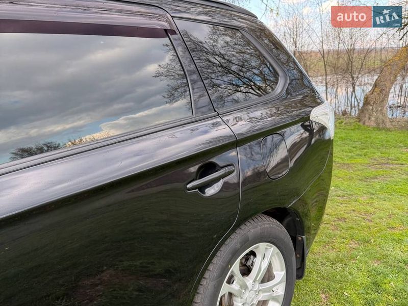 Позашляховик / Кросовер Mitsubishi Outlander 2012 в Гадячі