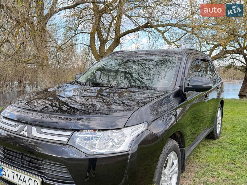 Позашляховик / Кросовер Mitsubishi Outlander 2012 в Гадячі