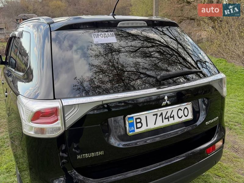 Позашляховик / Кросовер Mitsubishi Outlander 2012 в Гадячі