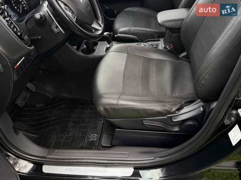 Позашляховик / Кросовер Mitsubishi Outlander 2012 в Гадячі