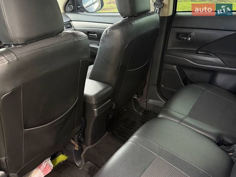 Позашляховик / Кросовер Mitsubishi Outlander 2012 в Гадячі