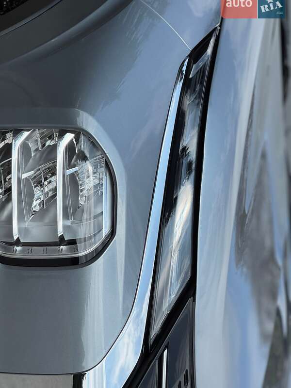 Внедорожник / Кроссовер Mitsubishi Outlander 2021 в Запорожье