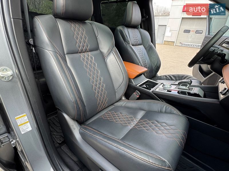 Внедорожник / Кроссовер Mitsubishi Outlander 2021 в Запорожье