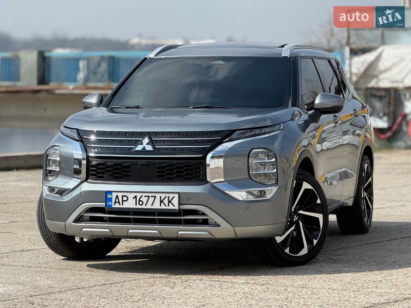 Внедорожник / Кроссовер Mitsubishi Outlander 2021 в Запорожье