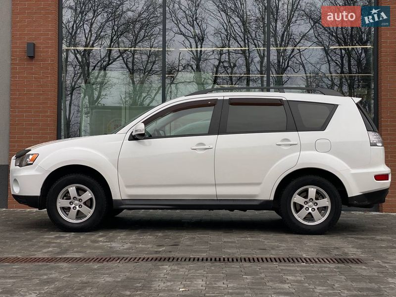 Внедорожник / Кроссовер Mitsubishi Outlander 2011 в Киеве