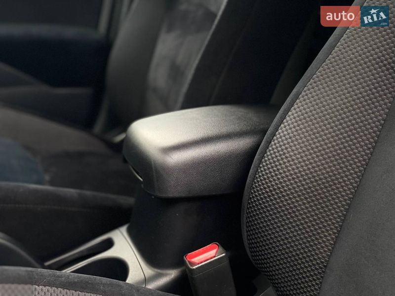 Внедорожник / Кроссовер Mitsubishi Outlander 2011 в Киеве