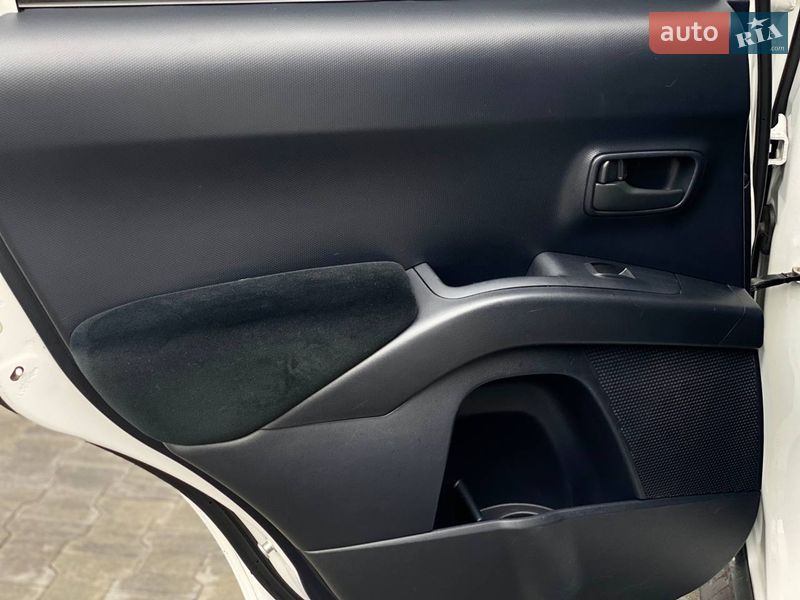 Внедорожник / Кроссовер Mitsubishi Outlander 2011 в Киеве