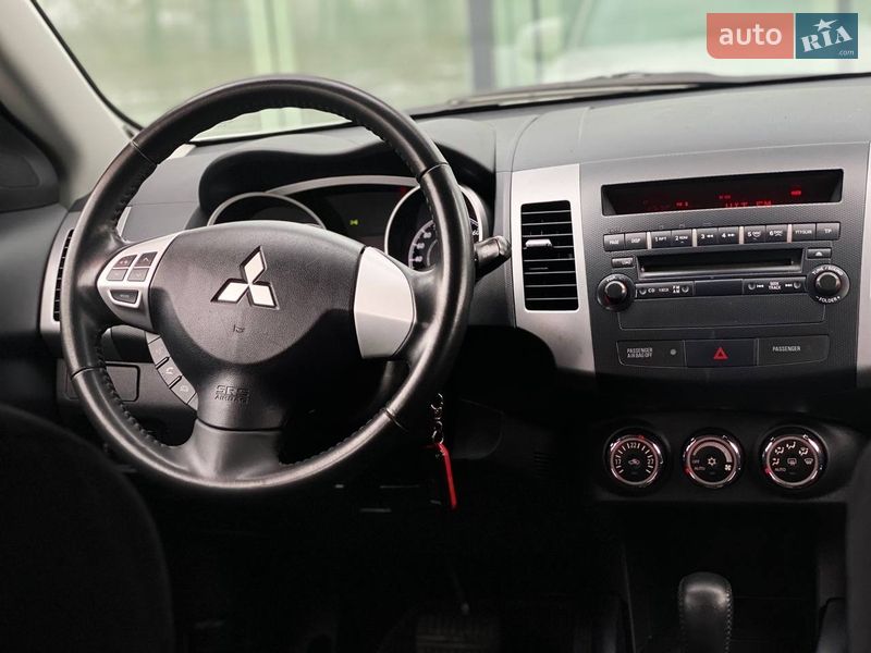 Внедорожник / Кроссовер Mitsubishi Outlander 2011 в Киеве