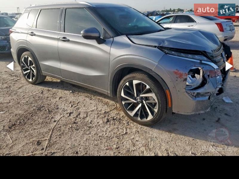 Внедорожник / Кроссовер Mitsubishi Outlander 2021 в Запорожье