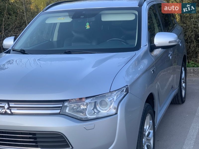 Mitsubishi Outlander 2014