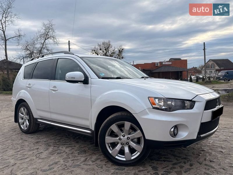 Mitsubishi Outlander 2011