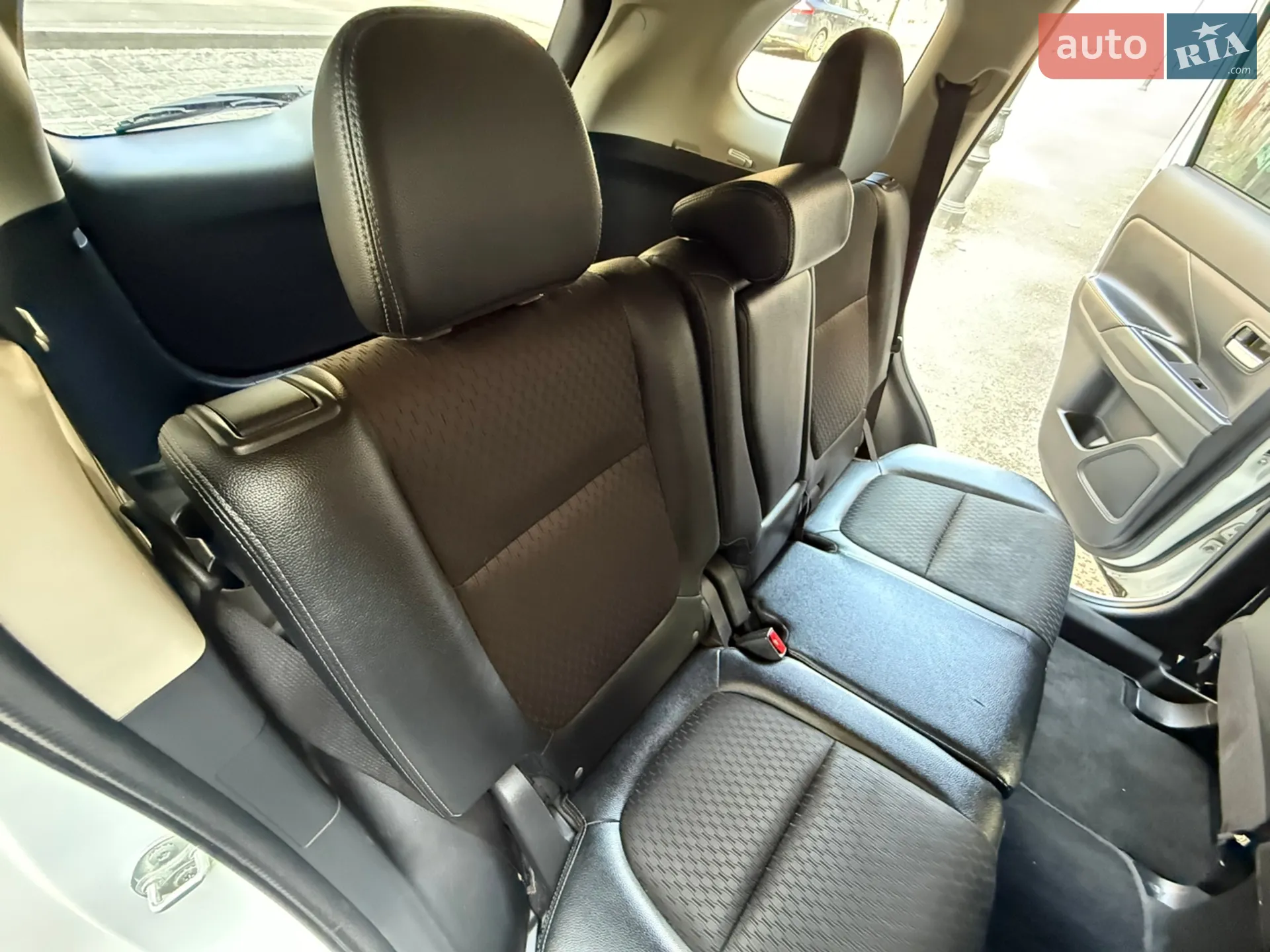 2014 Mitsubishi Outlander - мініатюра 54