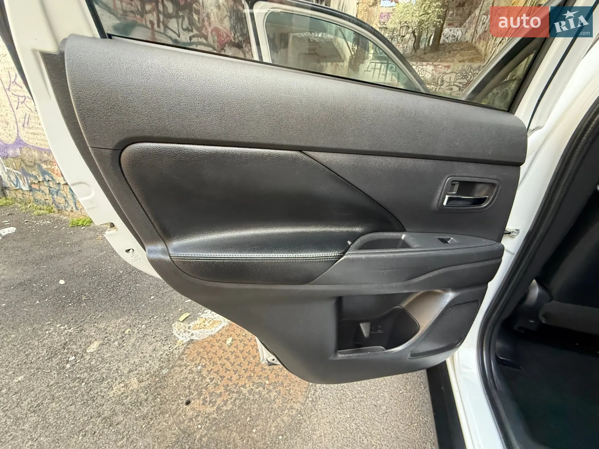 2014 Mitsubishi Outlander - мініатюра 61