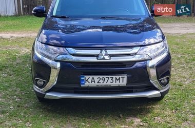 Позашляховик / Кросовер Mitsubishi Outlander 2016 в Чернігові