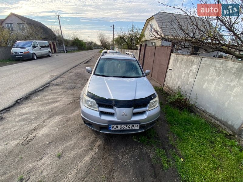 Mitsubishi Outlander 2005