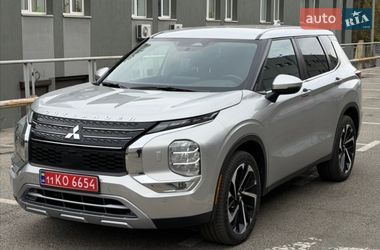 Внедорожник / Кроссовер Mitsubishi Outlander 2022 в Киеве