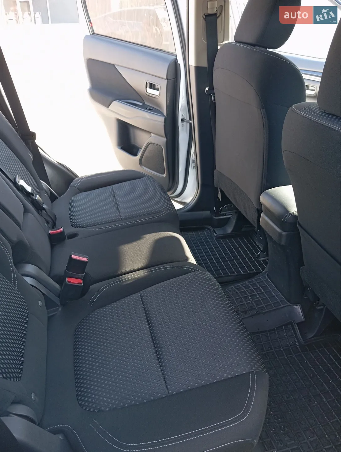 2021 Mitsubishi Outlander - мініатюра 5
