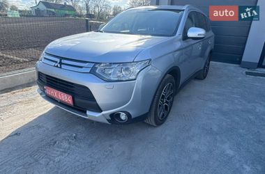 Внедорожник / Кроссовер Mitsubishi Outlander 2014 в Ровно