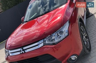 Внедорожник / Кроссовер Mitsubishi Outlander 2014 в Яворове