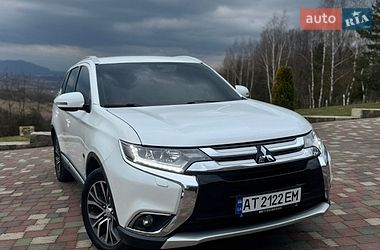 Внедорожник / Кроссовер Mitsubishi Outlander 2015 в Надворной