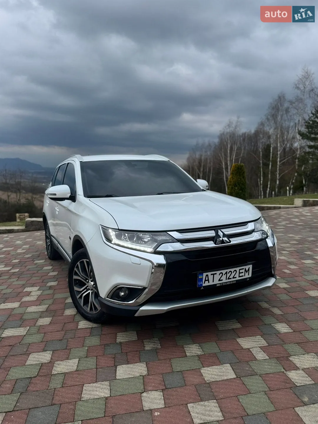 2015 Mitsubishi Outlander - фото 1