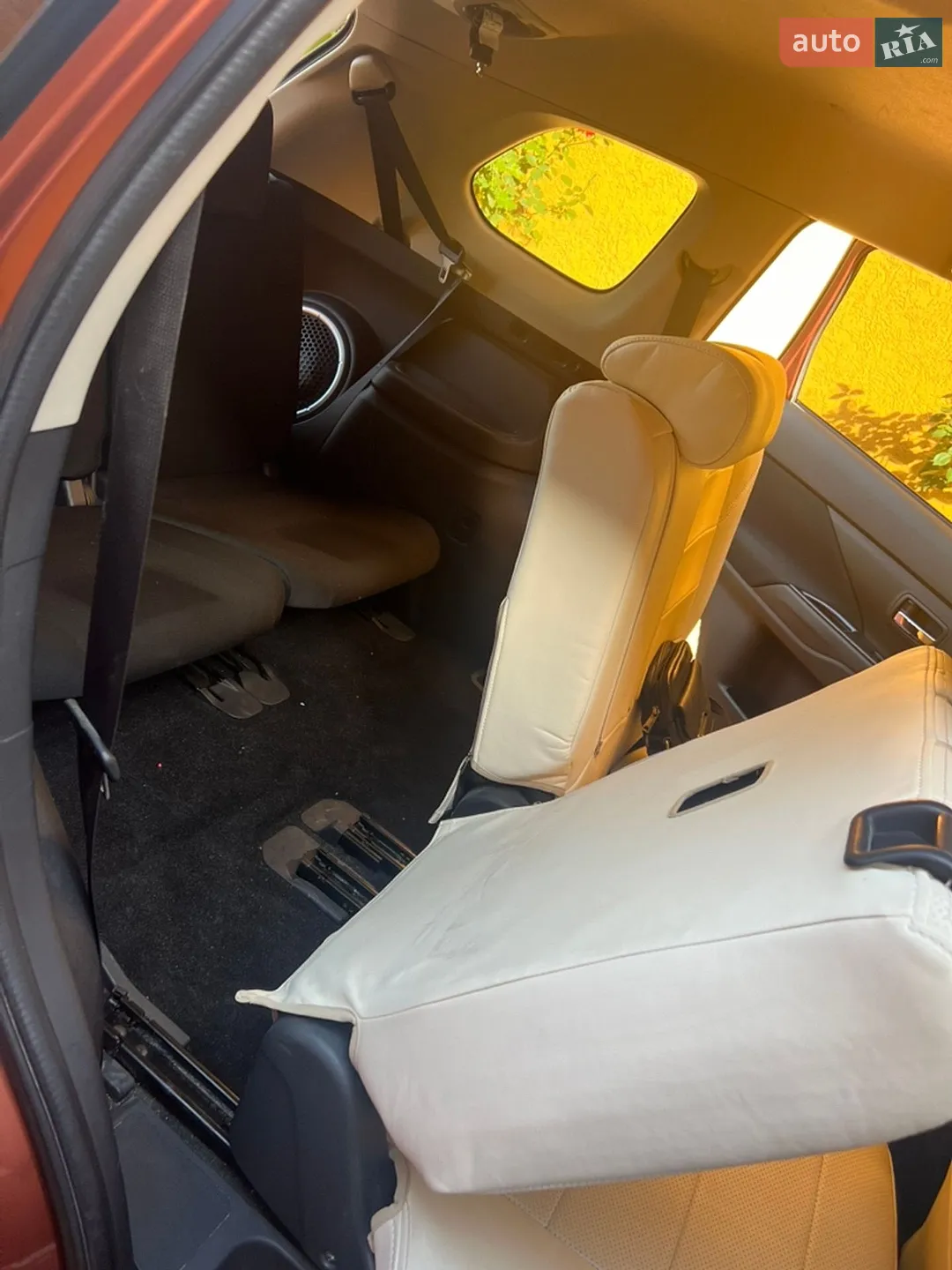 2012 Mitsubishi Outlander - мініатюра 16