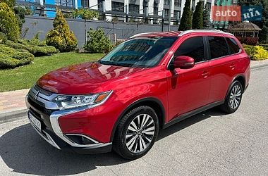 Позашляховик / Кросовер Mitsubishi Outlander 2019 в Дніпрі