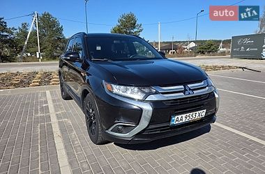 Позашляховик / Кросовер Mitsubishi Outlander 2018 в Києві
