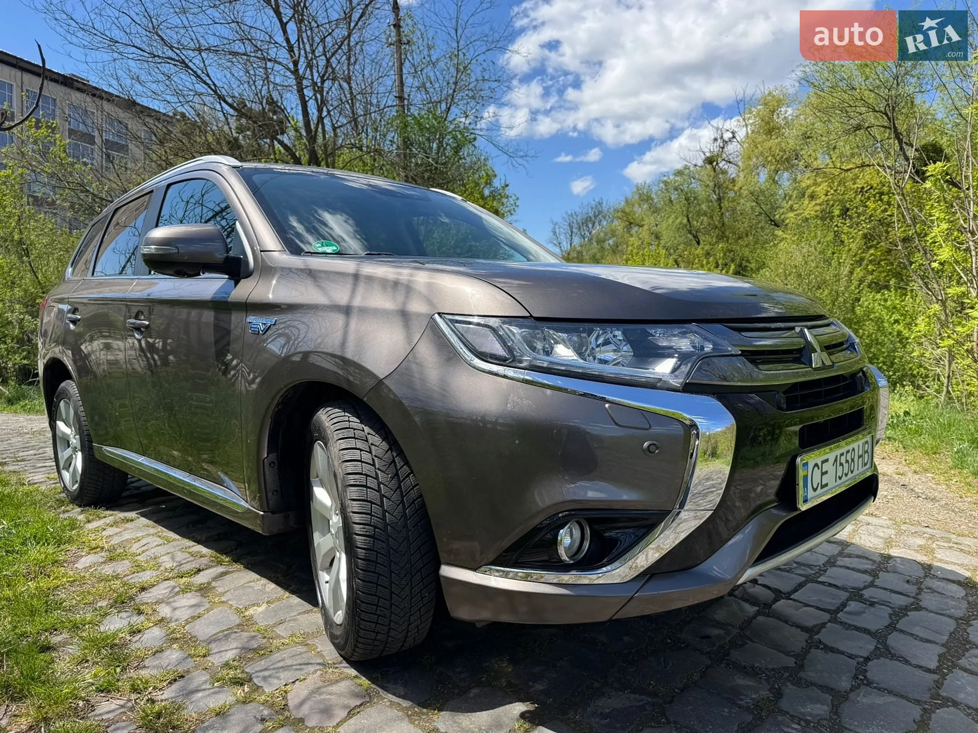 2015 Mitsubishi Outlander - фото 1