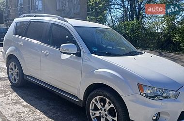 Позашляховик / Кросовер Mitsubishi Outlander 2011 в Заставній
