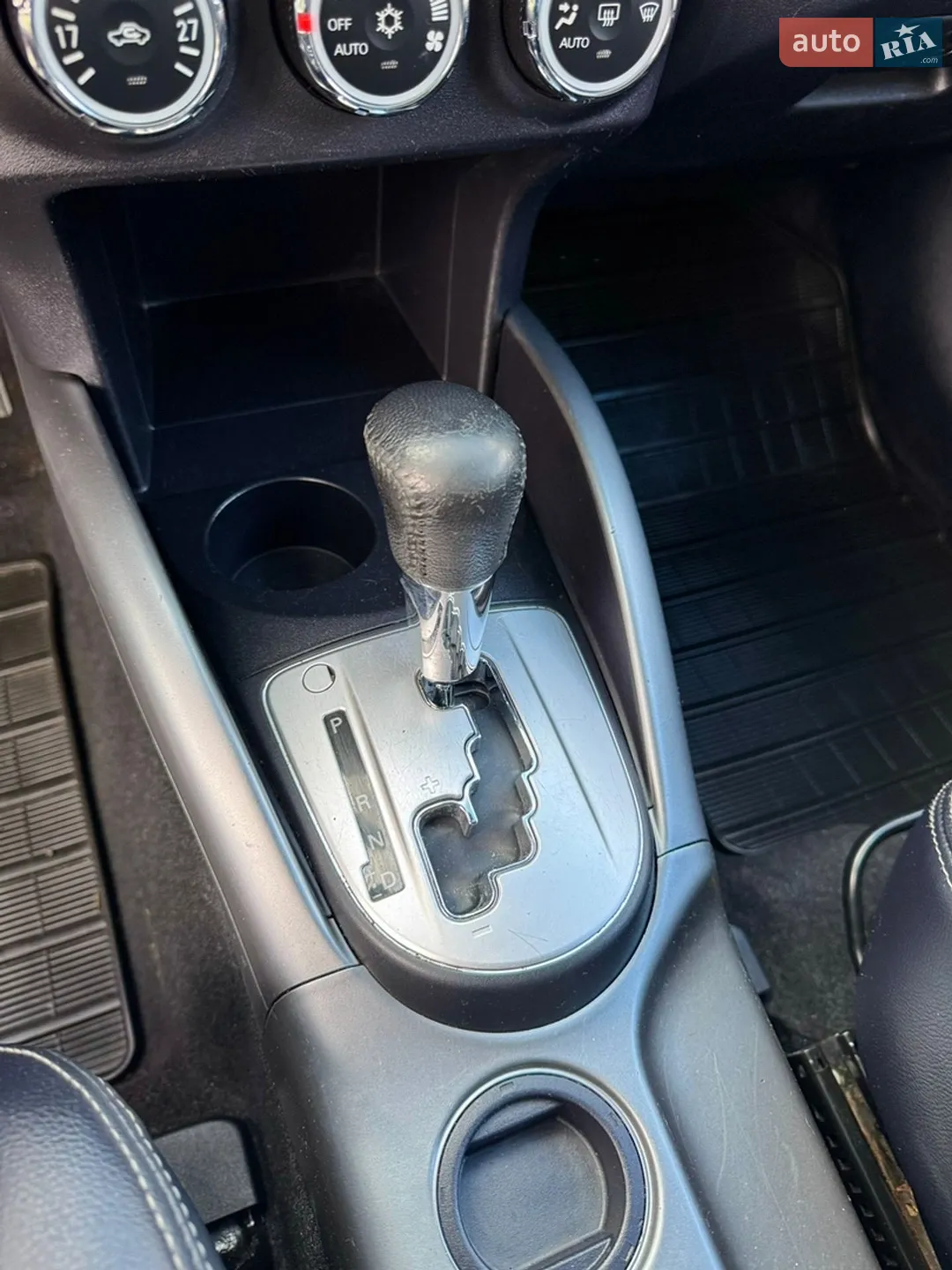 2010 Mitsubishi Outlander - мініатюра 19