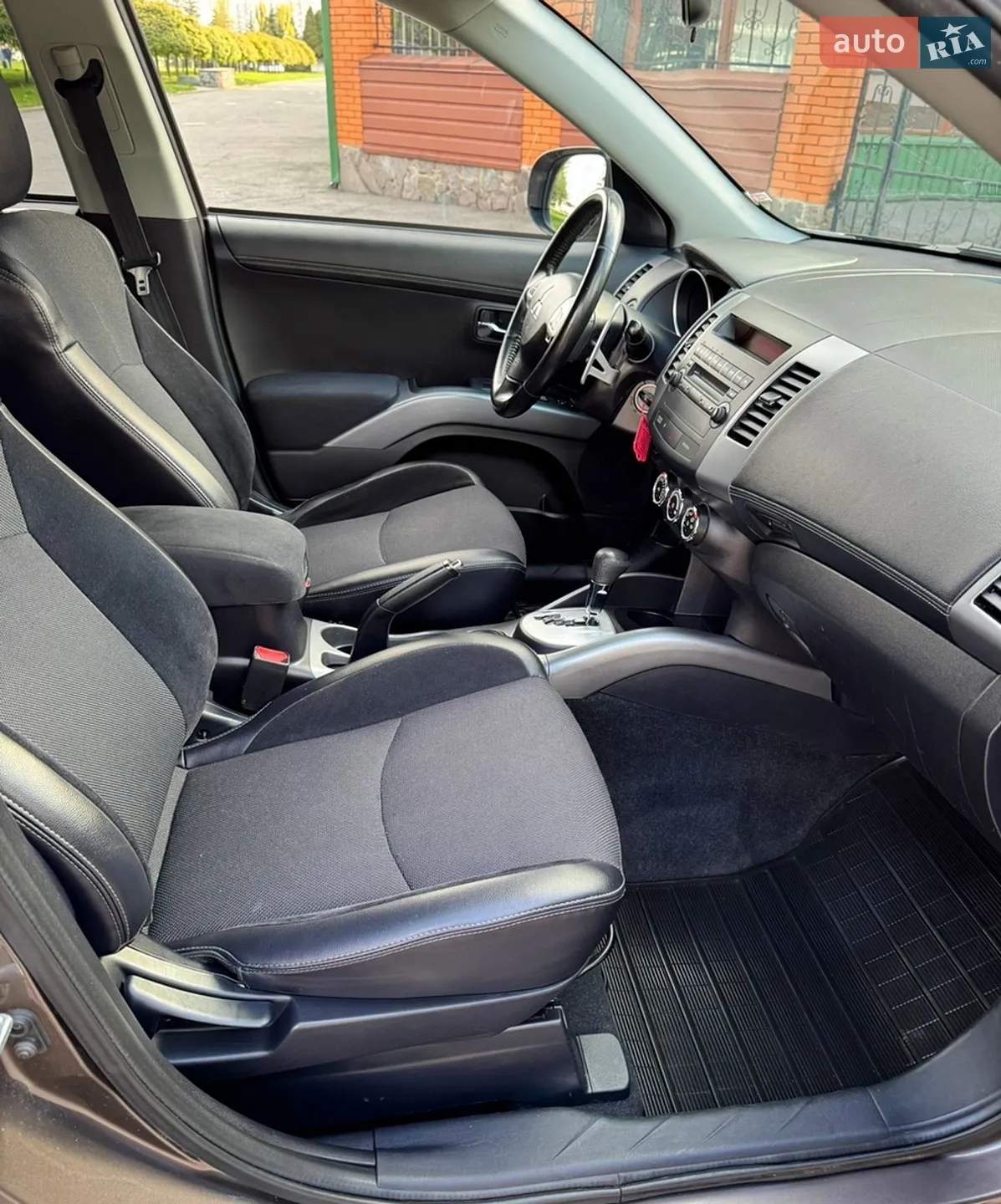 2010 Mitsubishi Outlander - мініатюра 24