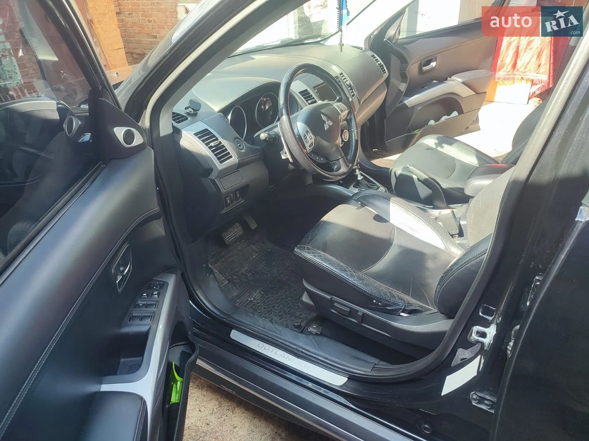 2010 Mitsubishi Outlander - мініатюра 11