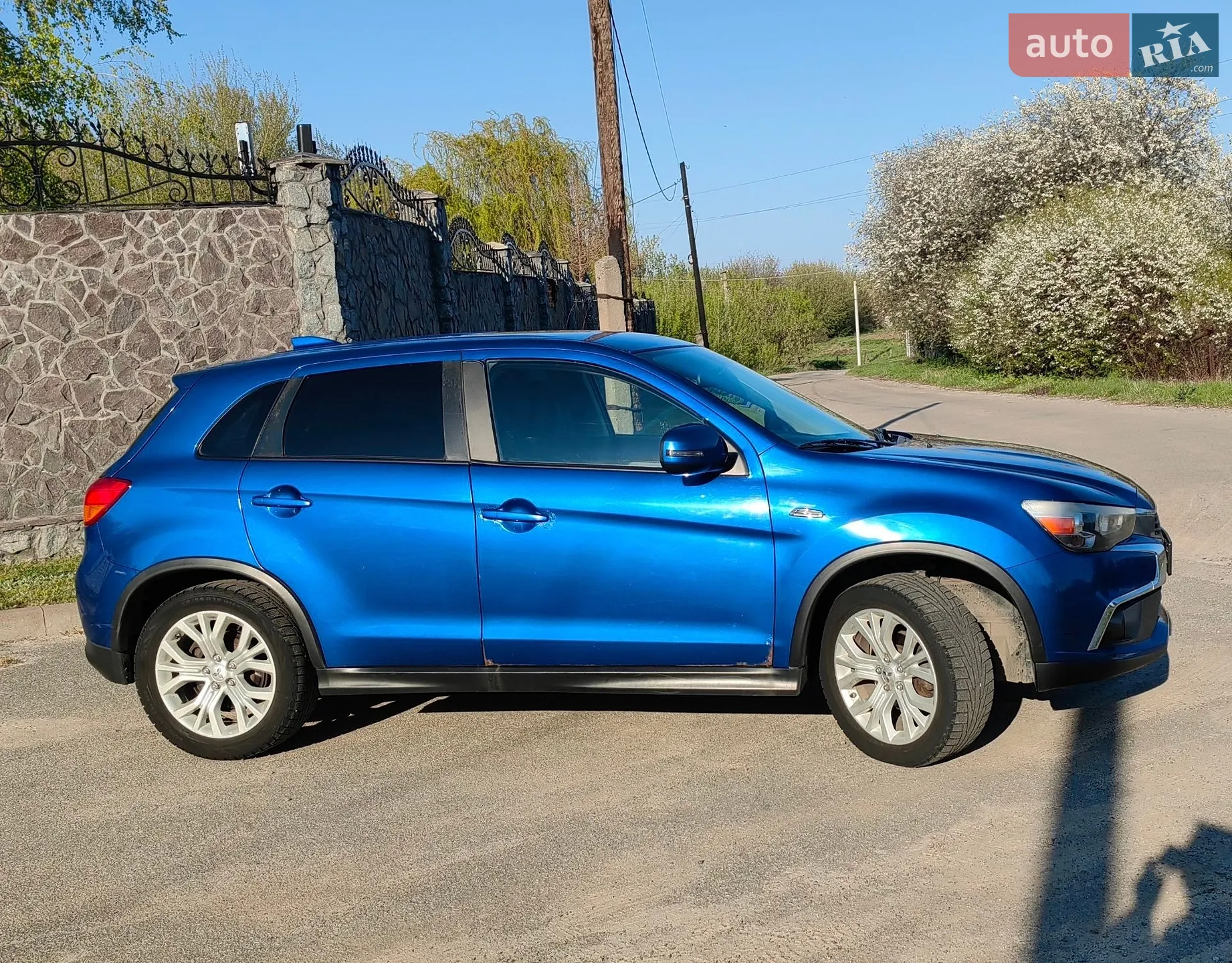 2017 Mitsubishi Outlander - фото 1