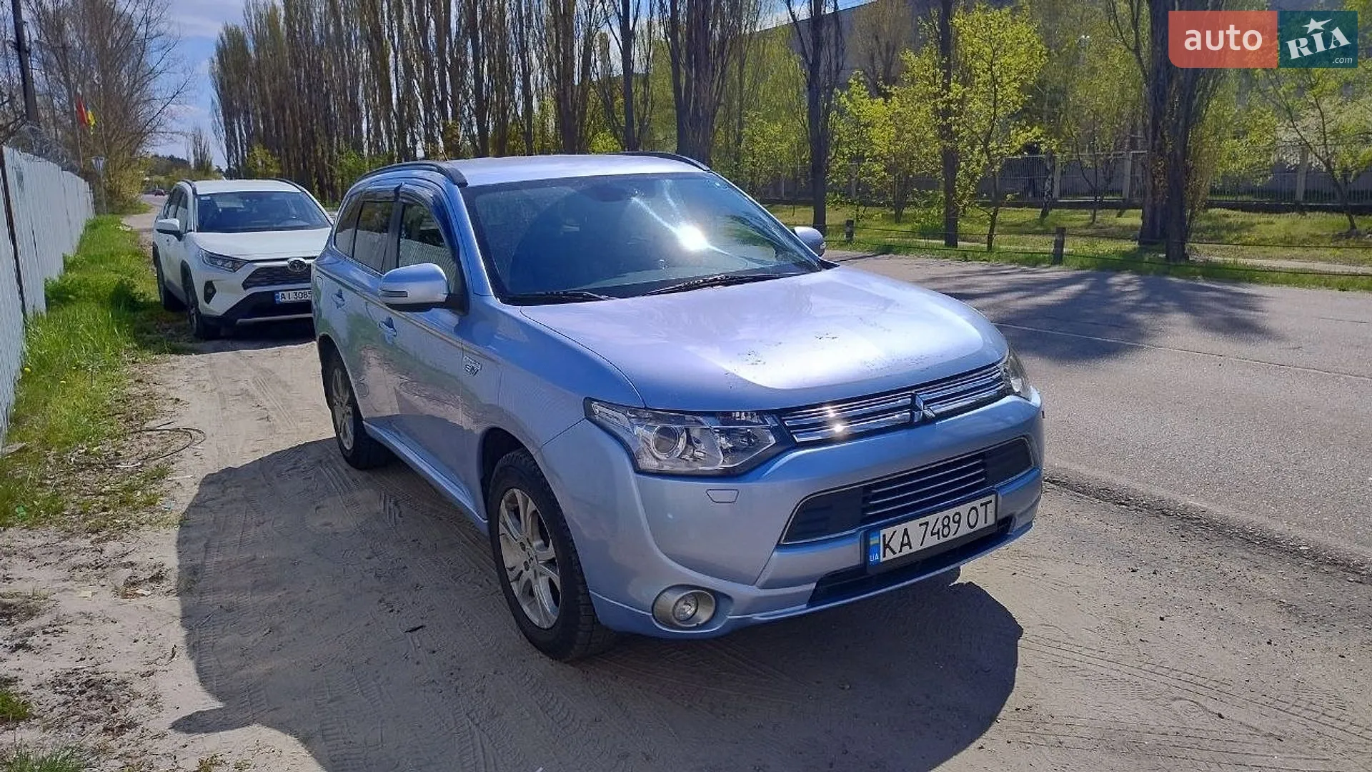 2013 Mitsubishi Outlander - фото 1
