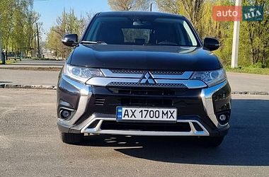 Внедорожник / Кроссовер Mitsubishi Outlander 2019 в Харькове