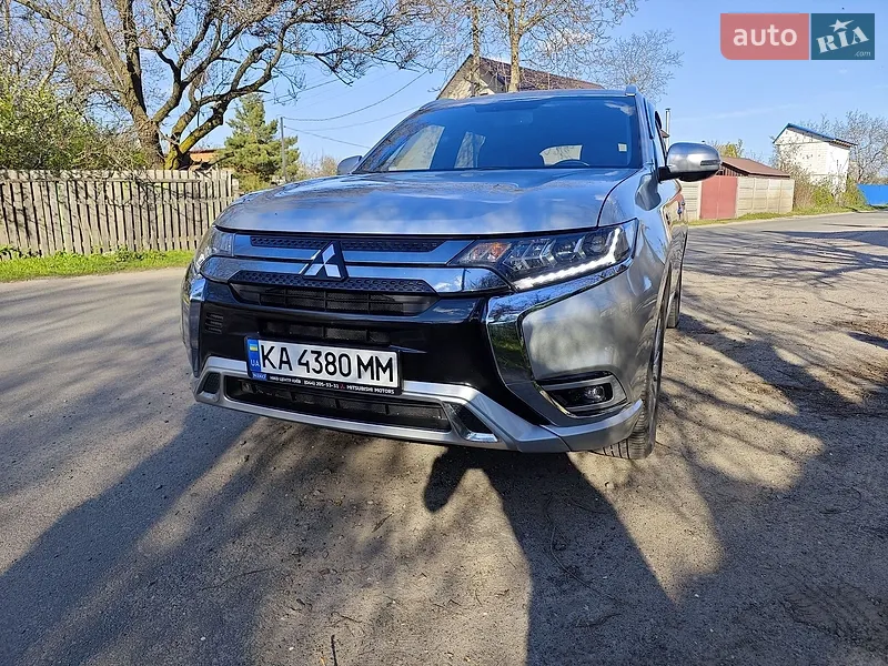 Mitsubishi Outlander 2019 VIN JA4AZ3A31LZ025228 фото оголошення 17 з 51