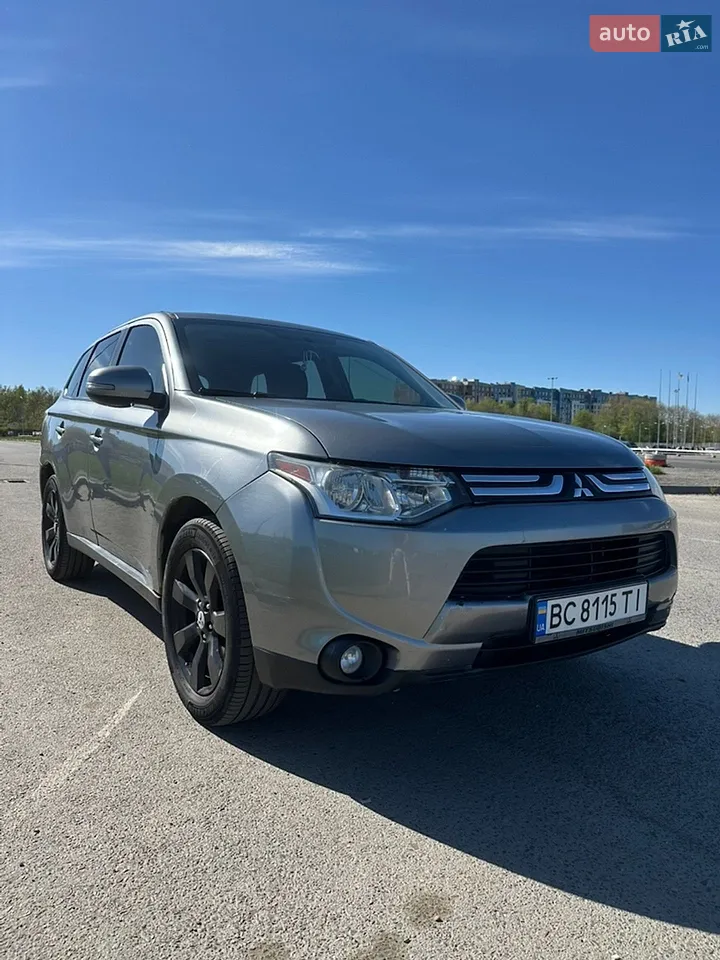 2013 Mitsubishi Outlander - мініатюра 32