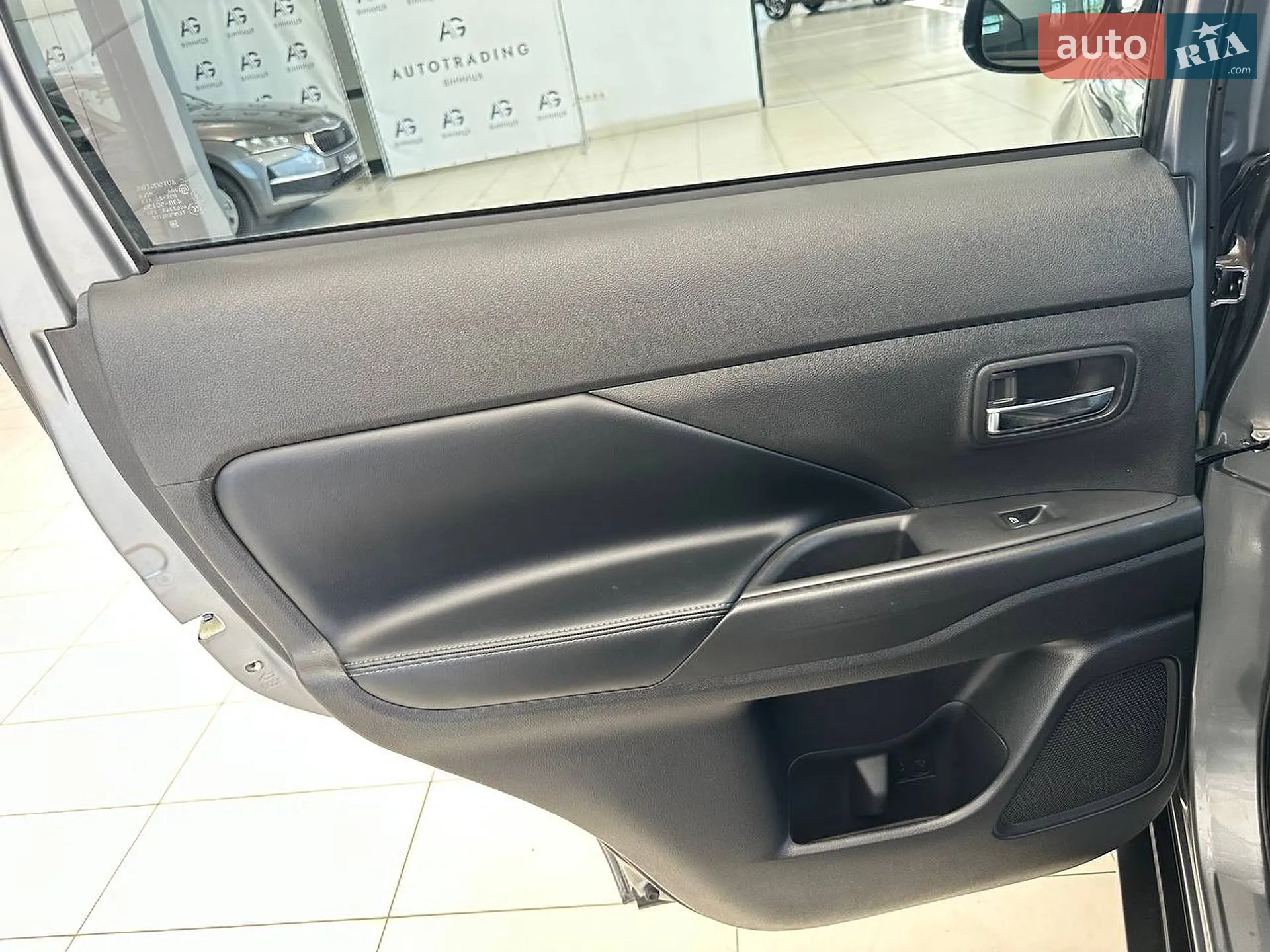 2020 Mitsubishi Outlander - мініатюра 84
