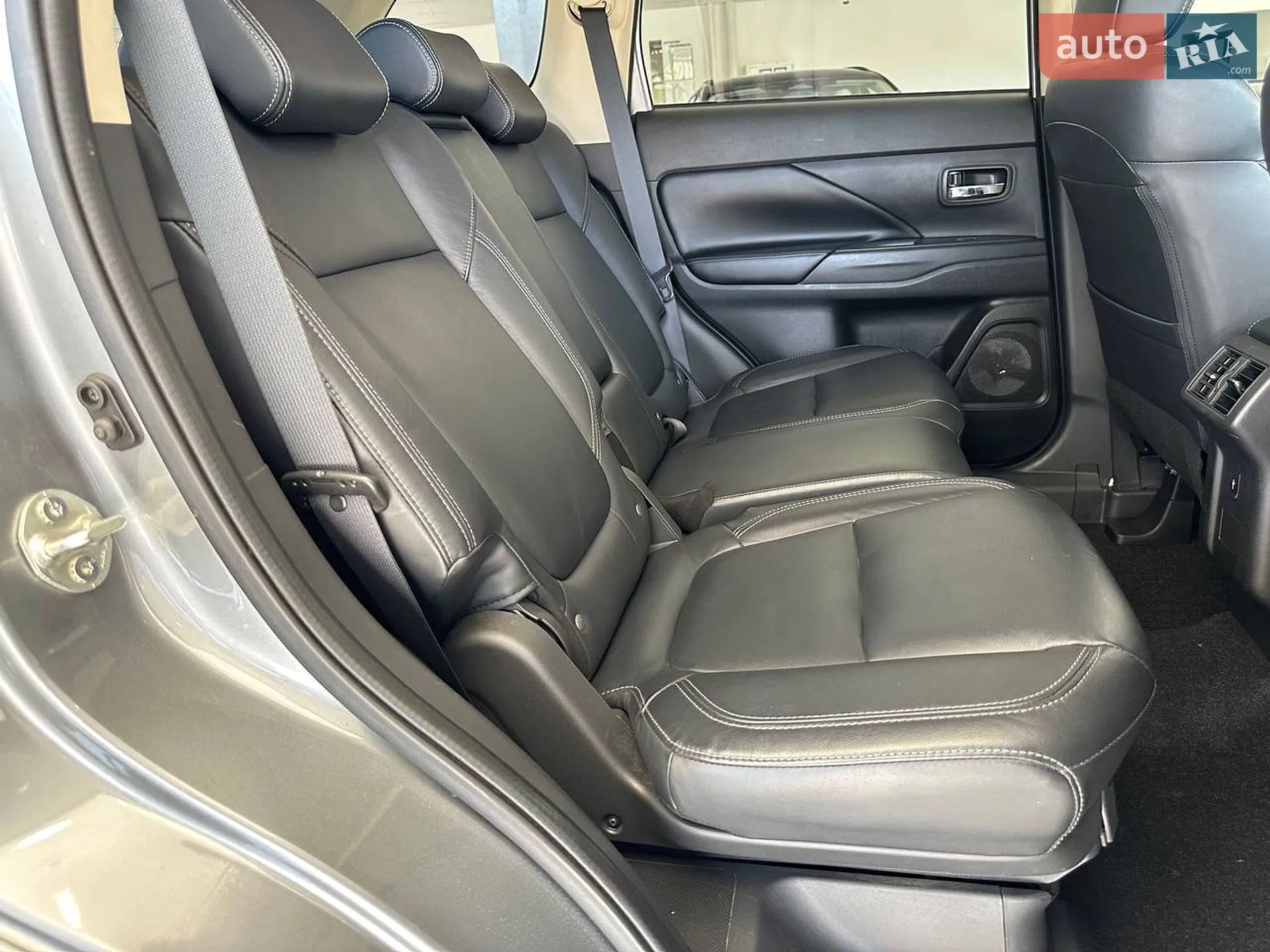 2020 Mitsubishi Outlander - мініатюра 81