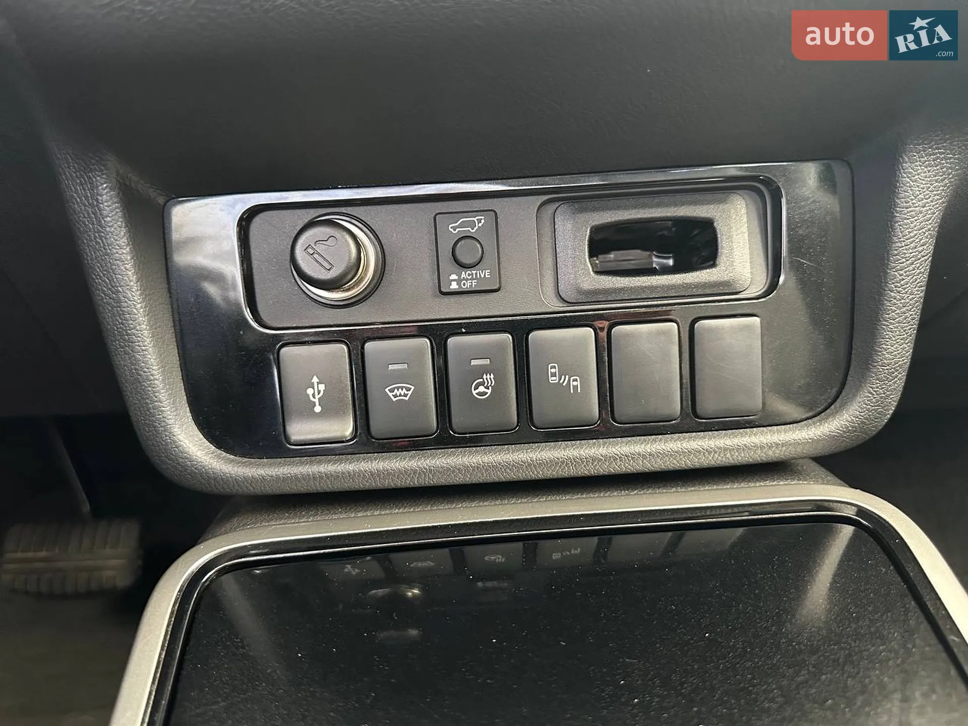 2020 Mitsubishi Outlander - мініатюра 66