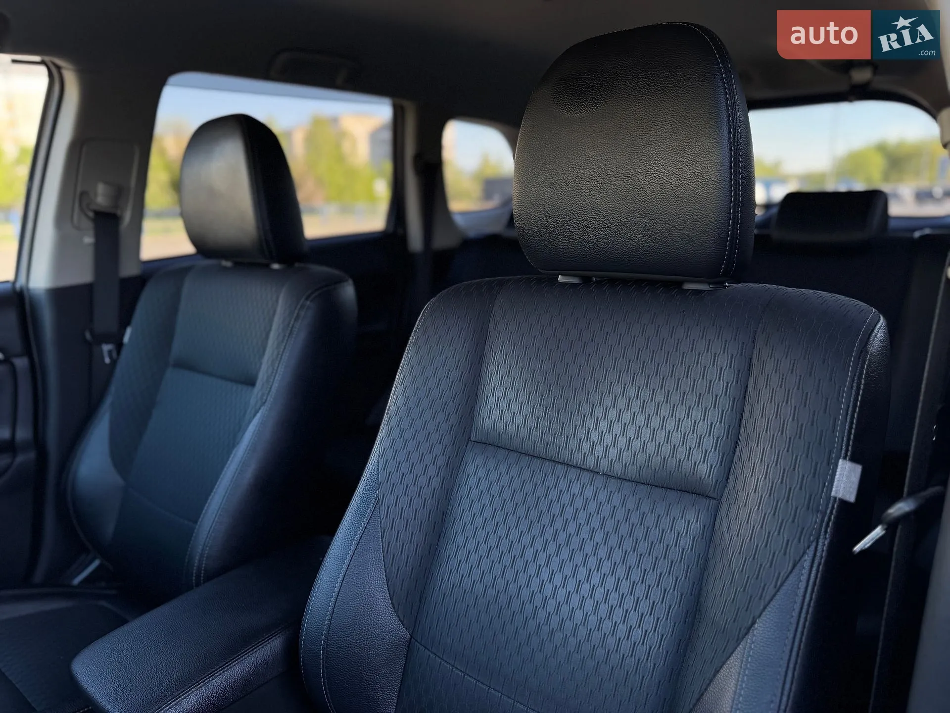 2015 Mitsubishi Outlander - мініатюра 38