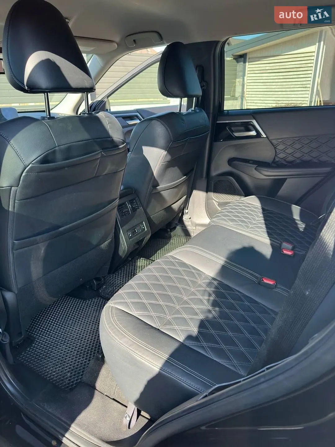 2021 Mitsubishi Outlander - мініатюра 18