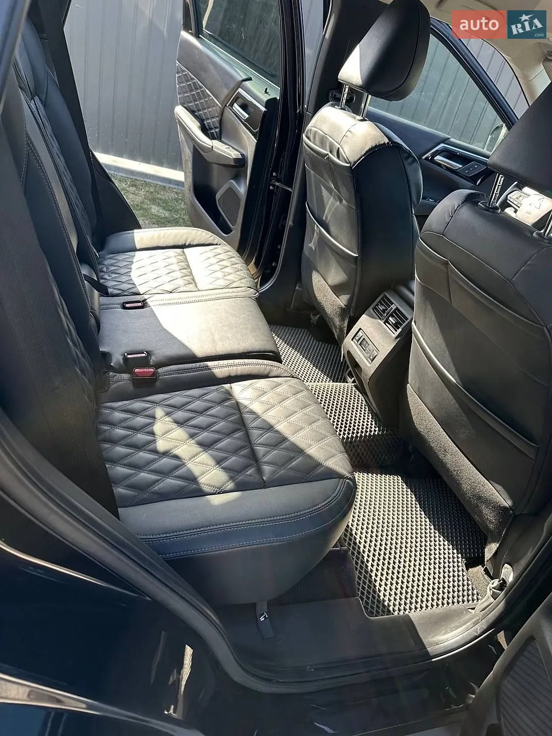 2021 Mitsubishi Outlander - мініатюра 38
