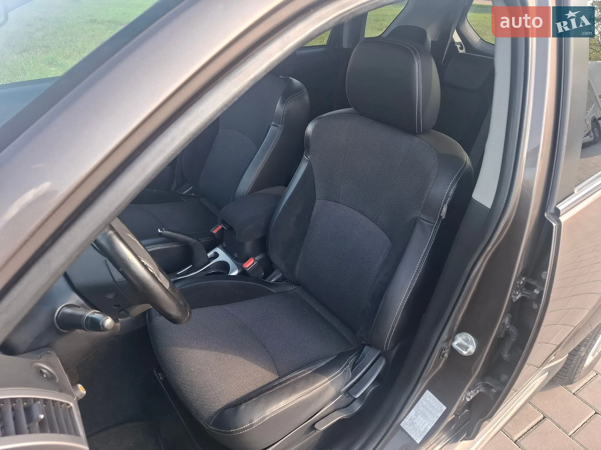 2010 Mitsubishi Outlander - мініатюра 14