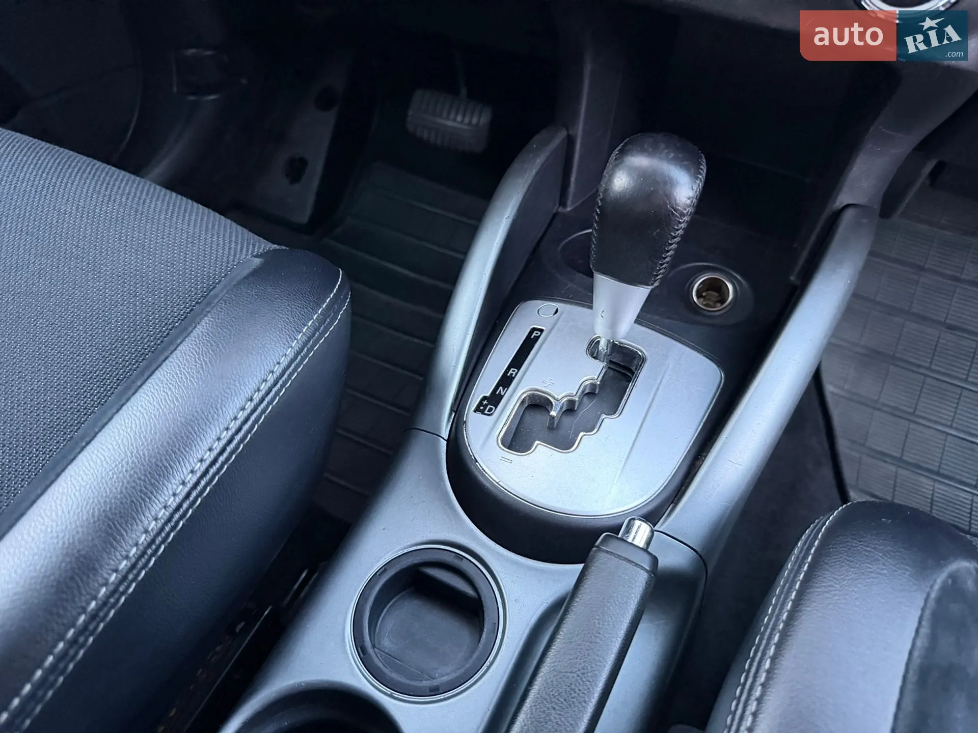 2010 Mitsubishi Outlander - мініатюра 36