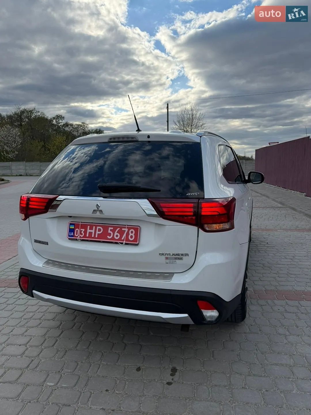 2016 Mitsubishi Outlander - мініатюра 11