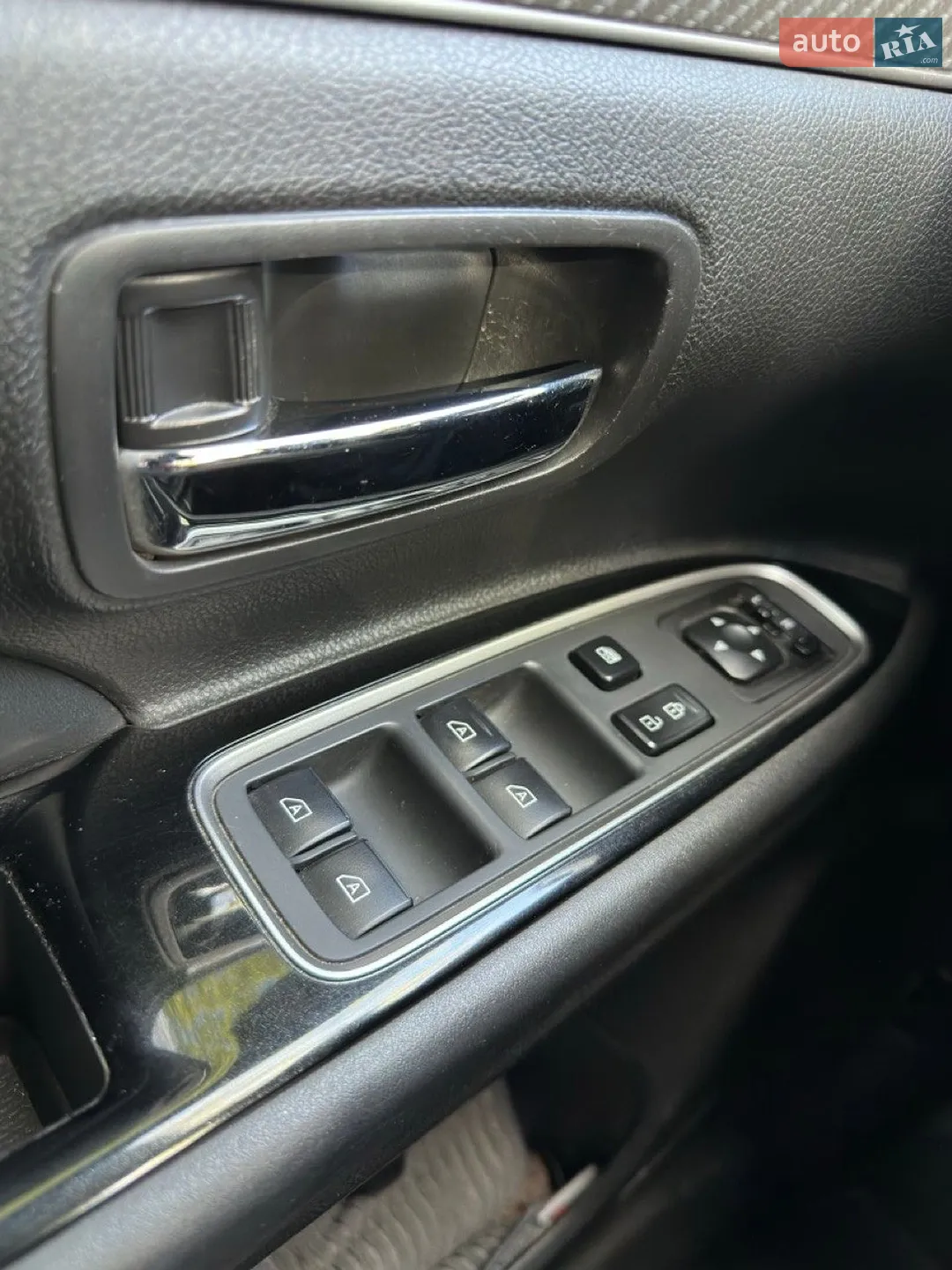 2022 Mitsubishi Outlander - мініатюра 41