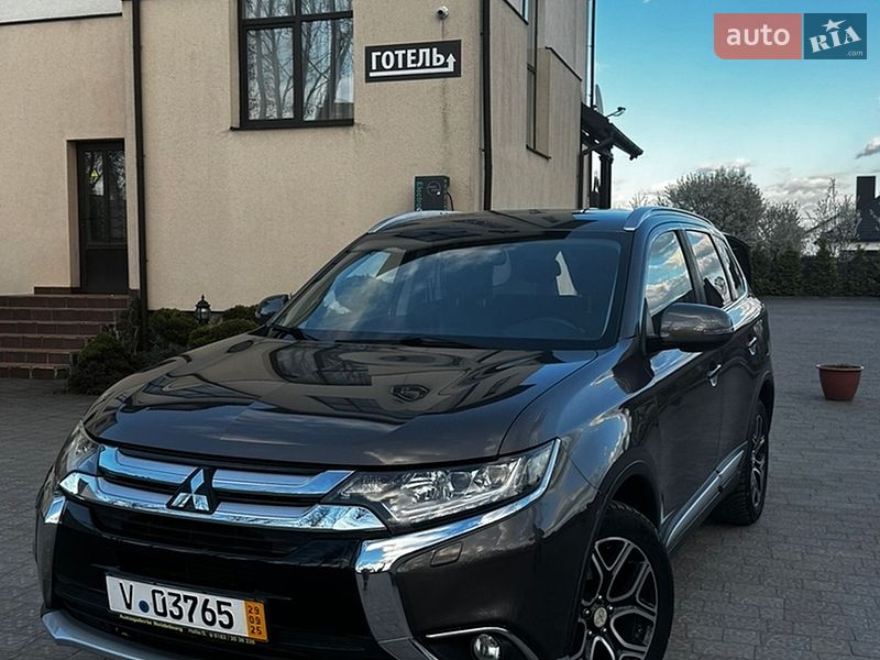Mitsubishi Outlander 2016